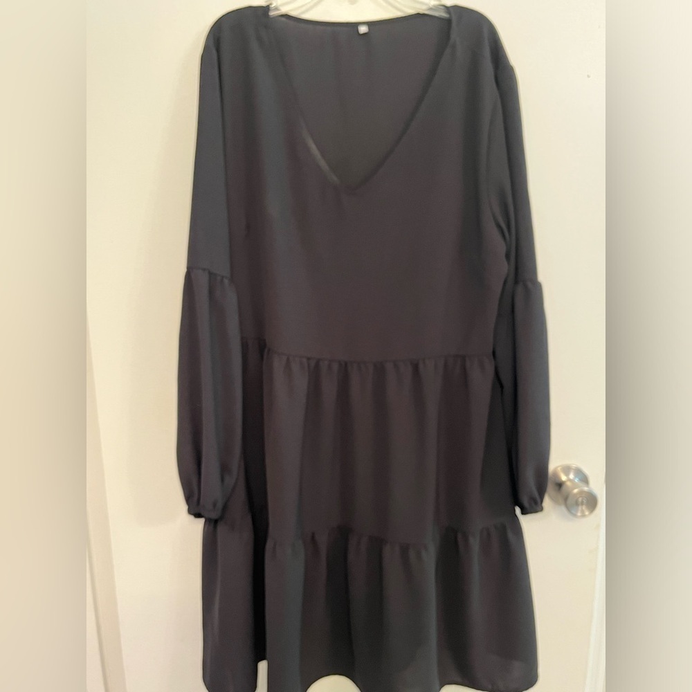 Women’s loose fit, v neck dress, size large, black - Picture 7 of 9